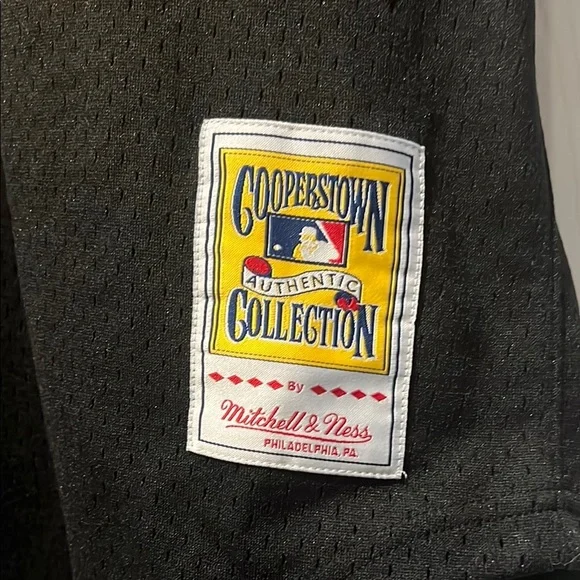 Mitchell & Ness Yellow and Black Jersey size M - Picture 3 of 9